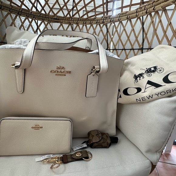 Coach Cream Leather Backpack - Picture 2 of 5